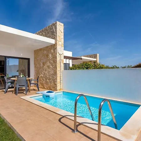 Hobie Cat Villa *